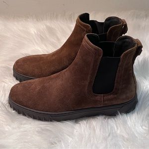 SALVATORE FERRAGAMO “Talos” Chelsea Boots